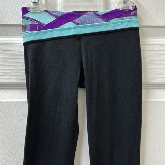 Ivivva Flare Black Leggings *Reversible - Picture 7 of 13